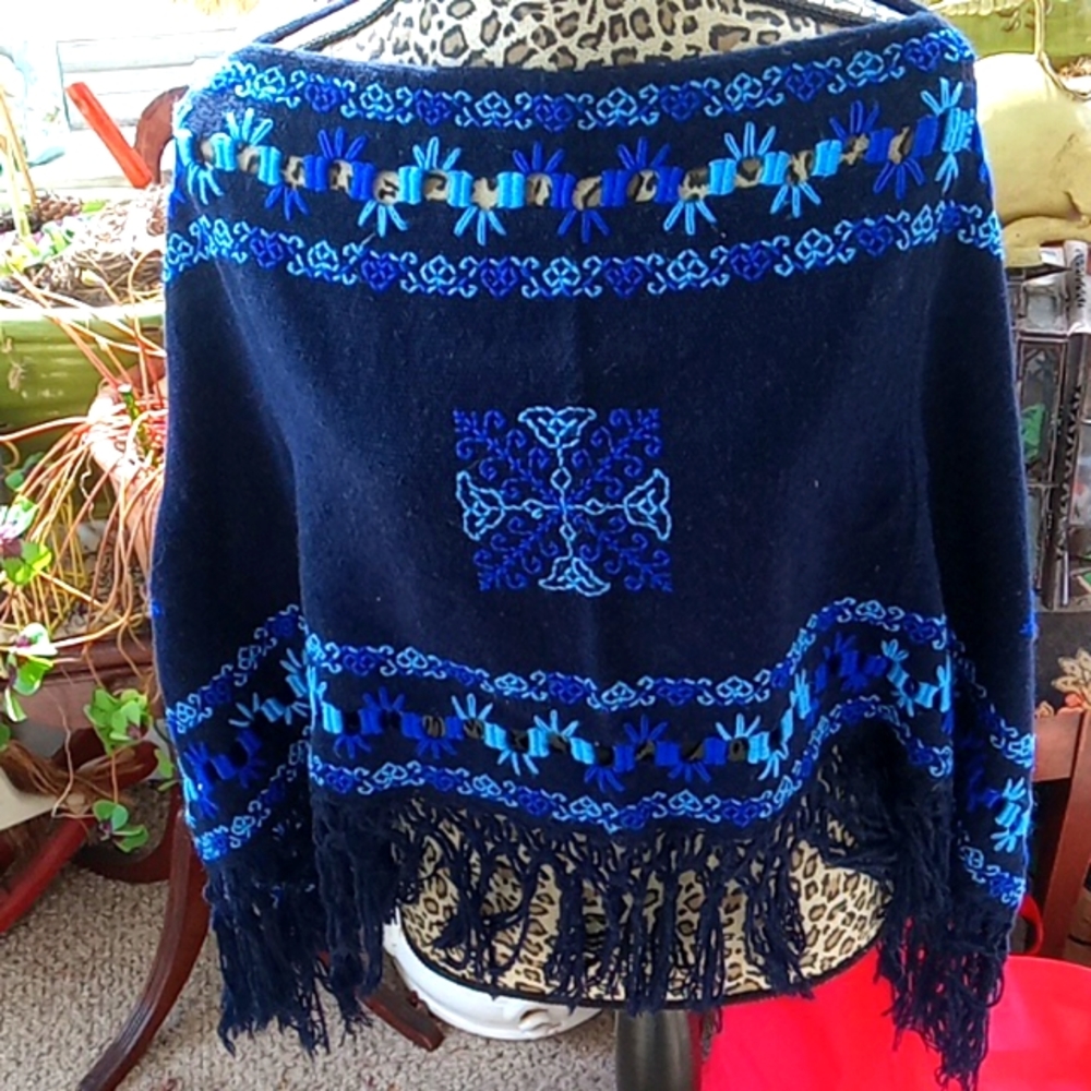 Poncho,Handmade, NWOT, Wool, Fringed Ladies